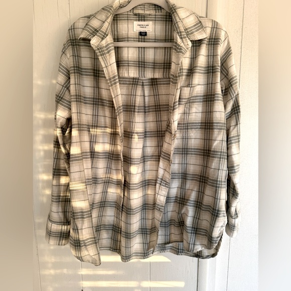American Eagle Outfitters Tops - AMERICAN EAGLE GREEN AND CREAM STRIPED LONG SLEEVE FLANNEL BUTTON UP SHIRT- SML